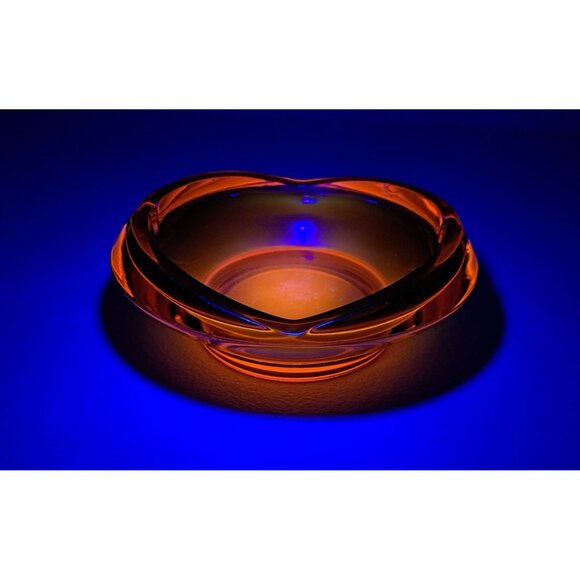 Vintage Viking Persimmon Glass Cadmium Amber Ashtray Tulip Orange MCM 6.5 inches - Picture 7 of 16